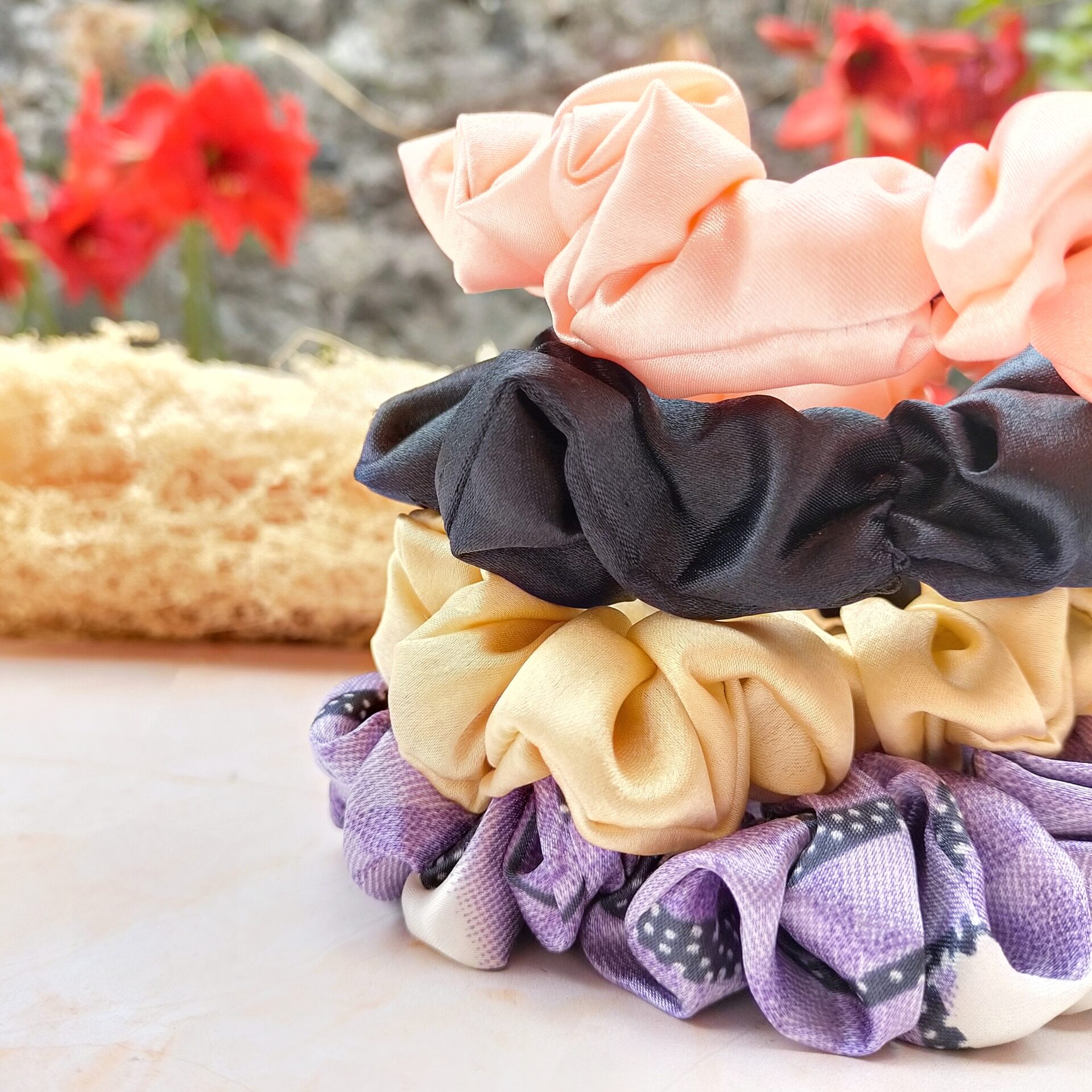 chouchou scrunchie en satin, saint gilles saint paul saint denis saint joseph ile de la Réunion 974